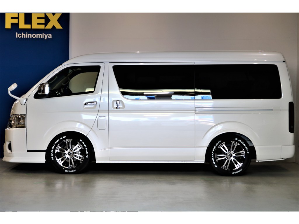 適度にローダウンしているので、普段使いからお仕事まで、幅広く対応出来ますよ♪