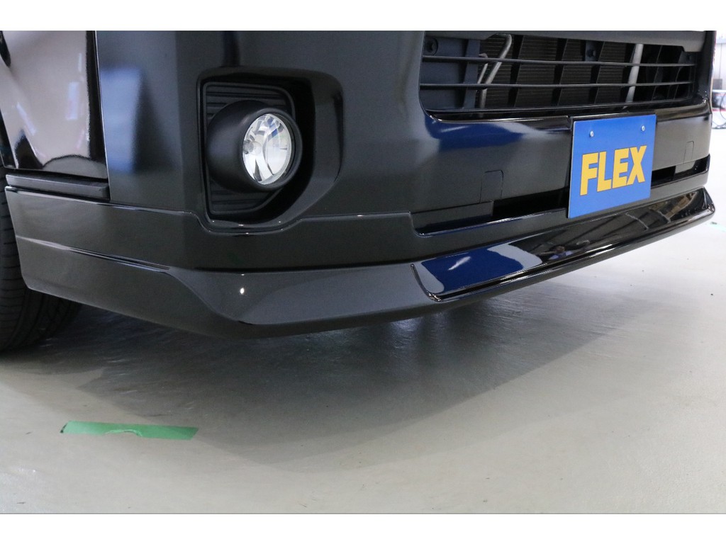 フロントはFLEXで人気の高いデルフィーノラインフロントリップスポイラーを新品で装着！