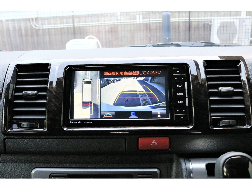新メーカーオプション「パノラミックビューモニター」細かく車の位置を把握出来るのでバック駐車も楽々です！