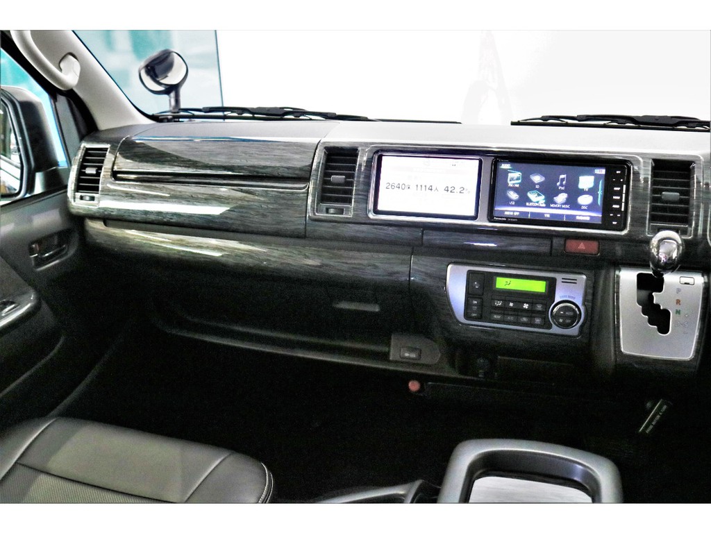 インテリアパネルも黒木目調なので統一感がありお洒落です!!!!