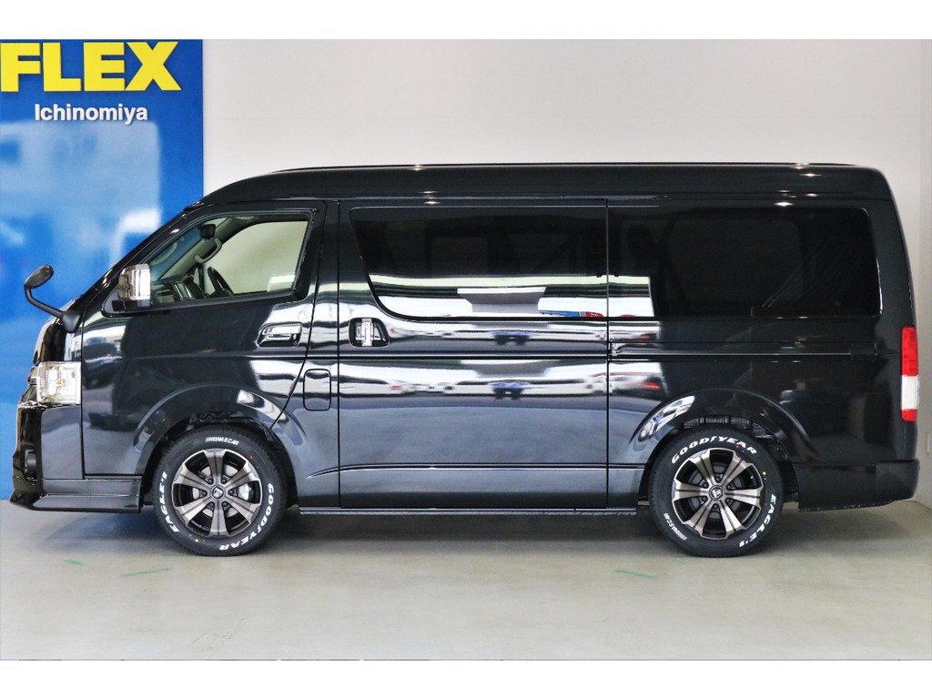 適度にローダウンしているので、普段使いからお仕事まで、幅広く対応出来ますよ♪