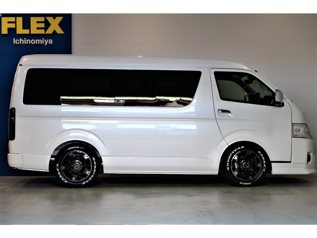 適度にローダウンしているので、普段使いからお仕事まで、幅広く対応出来ますよ♪