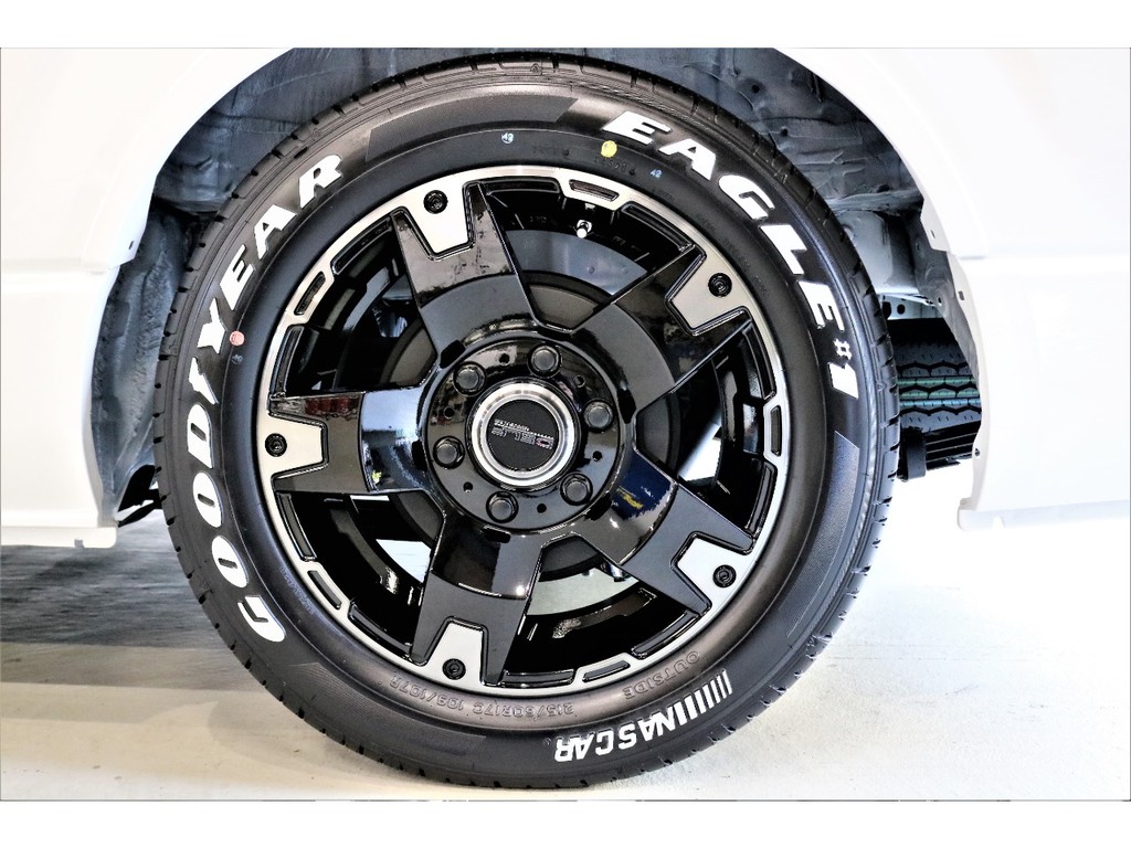 オリジナルDefl03　17インチアルミホイールをチョイス