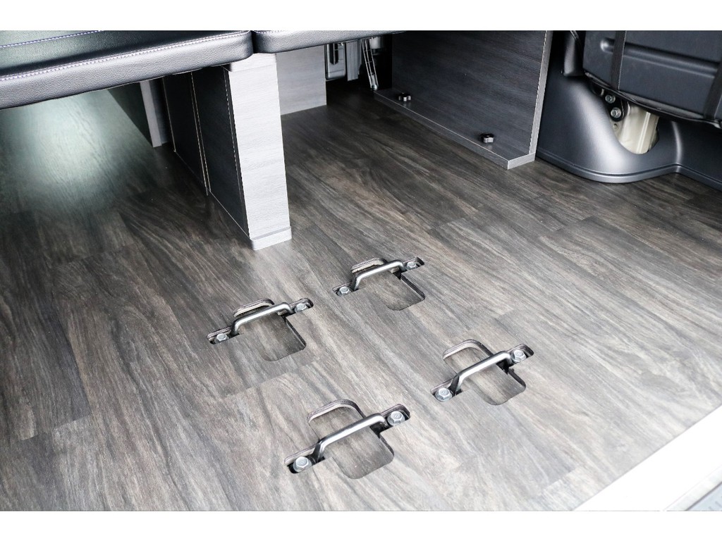 重歩行床張りで強度も良くお手入れもしやすいです