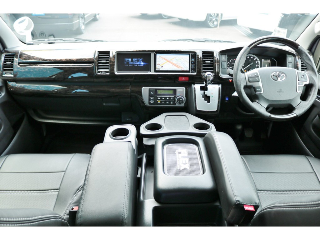 フレックス熊本店試乗車販売開始！ハイエース　ワゴン　ＧＬ　２７００ｃｃ　ガソリン　２ＷＤ　シートアレンジＶｅｒ２　走行距離はたったの２９２ｋｍ！！