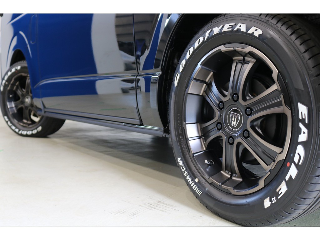 タイヤにはGoodyear　EAGLE1　NASCAR　ホワイトレタータイヤを装着しております!!!!