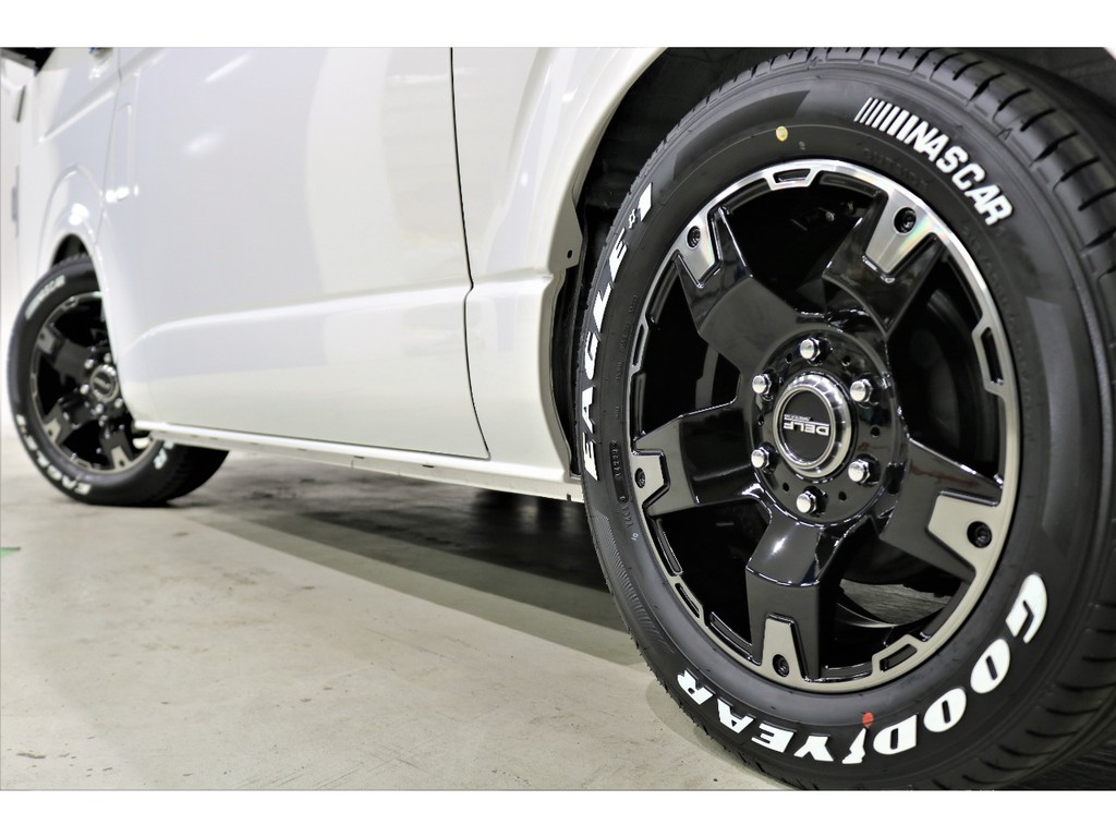 出幅６ｍｍで２５ｍｍダウンルックとなり車検対応とハイエース必須のパーツです!!!!