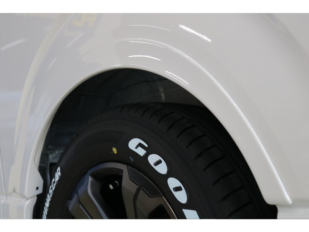 FLEXオリジナル　Delfino　Line　オーバーフェンダー!!!!出幅６ｍｍ、２５ｍｍのダウンルックとなっております!!!!もちろん車検対応です!!!!
