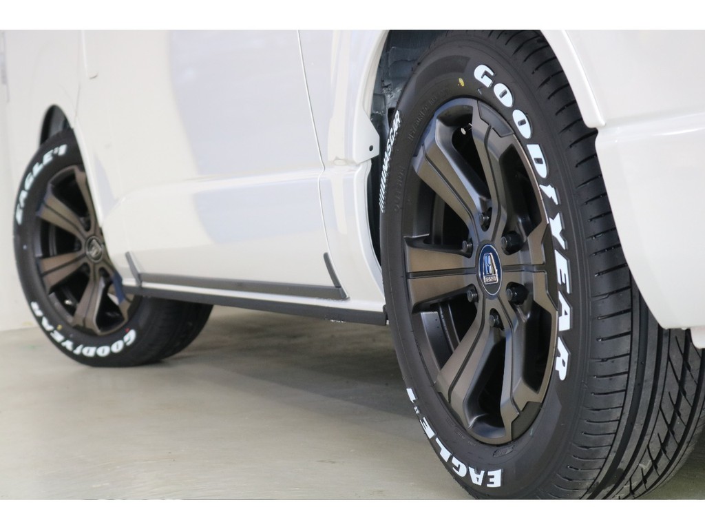 タイヤは国産!!!!Goodyear　ナスカータイヤ!!!!ホワイトレタータイヤがカッコイイです!!!!