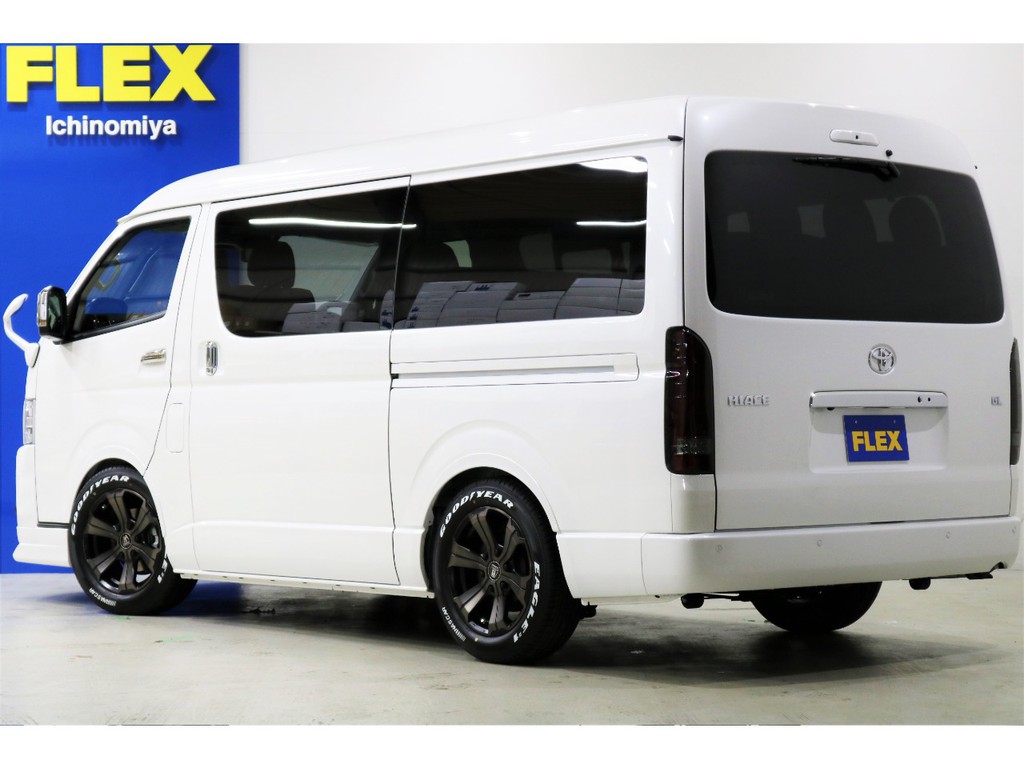 適度にローダウンしているので、普段使いからお仕事まで、幅広く対応出来ますよ♪