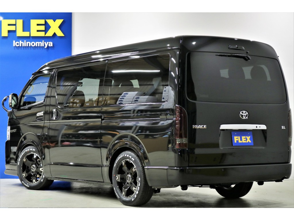 適度にローダウンしているので、普段使いからお仕事まで、幅広く対応出来ますよ♪