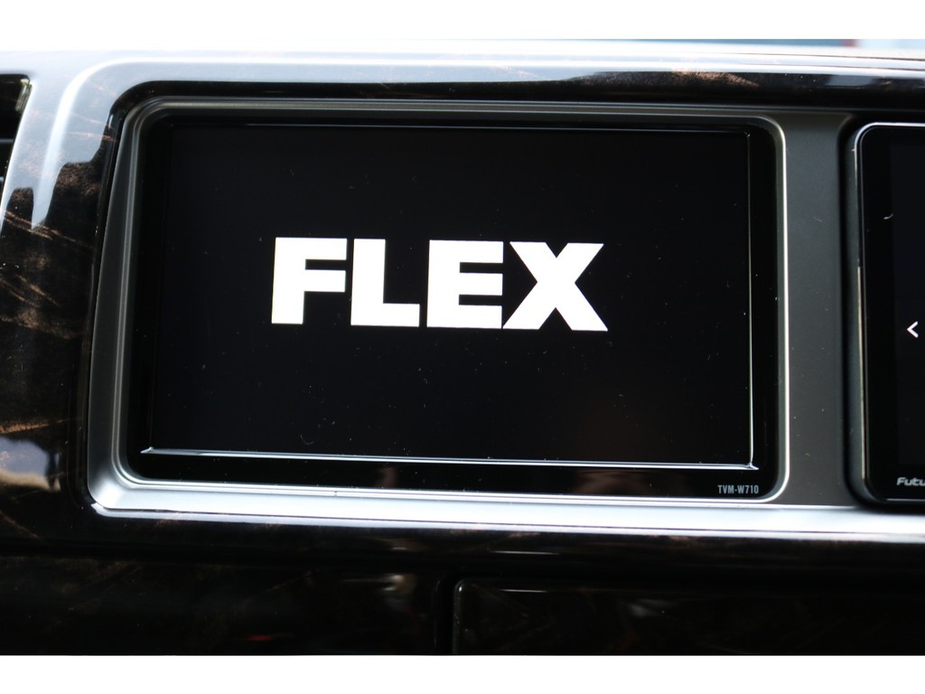 カロッツェリア製サブモニターも装着済みです！