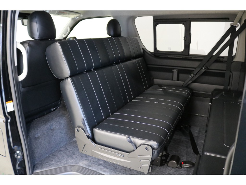 セカンドシートを対面座席モードにした状態です！