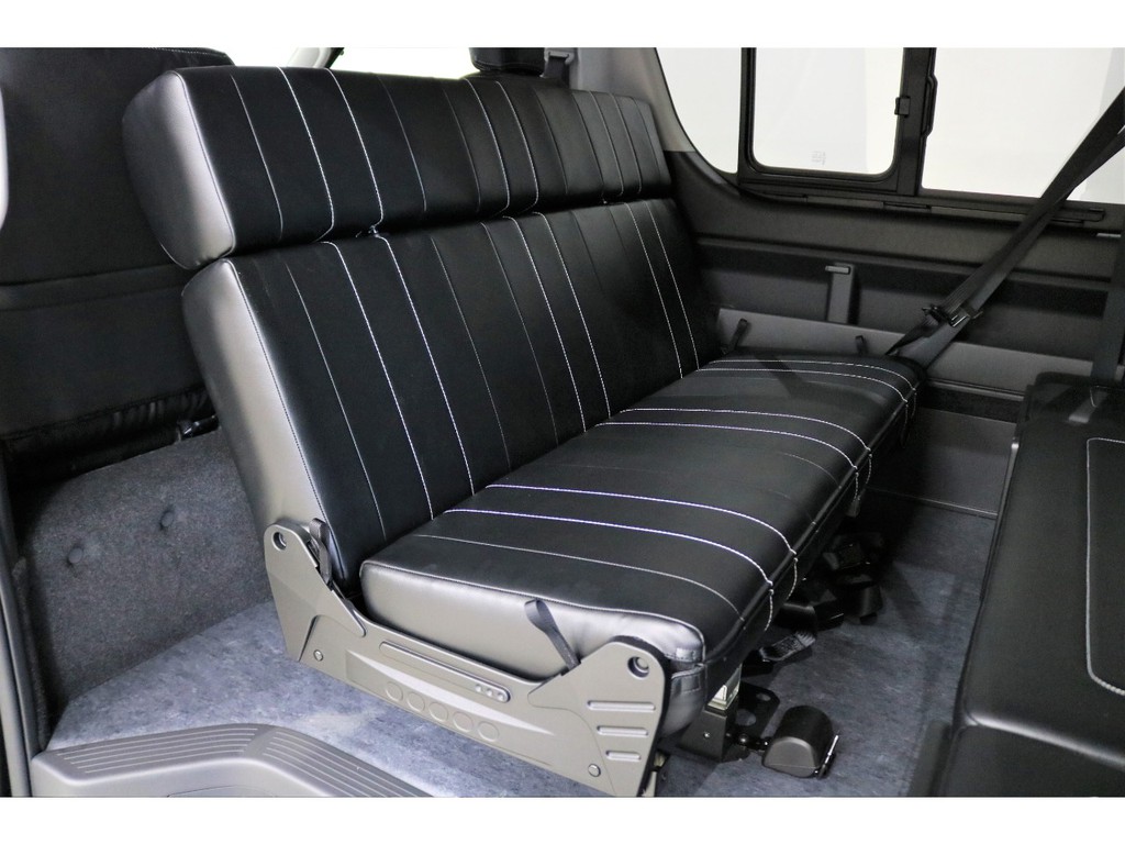 セカンドシートを対面座席モードにした状態です！