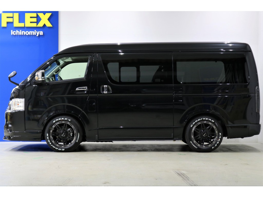 適度にローダウンしているので、普段使いからお仕事まで、幅広く対応出来ますよ♪