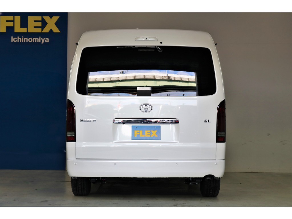 適度にローダウンしているので、普段使いからお仕事まで、幅広く対応出来ますよ♪