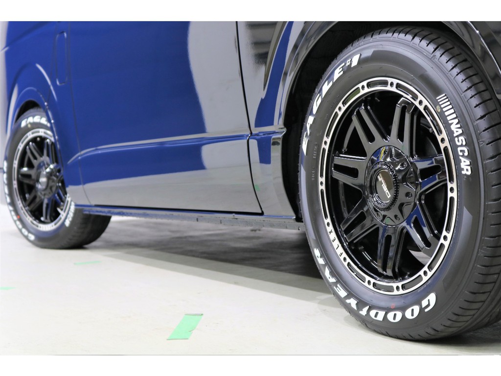 タイヤはGoodyear　EAGLE1　NASCARタイヤ!!!!ホワイトレターがかっこいいです!!!!