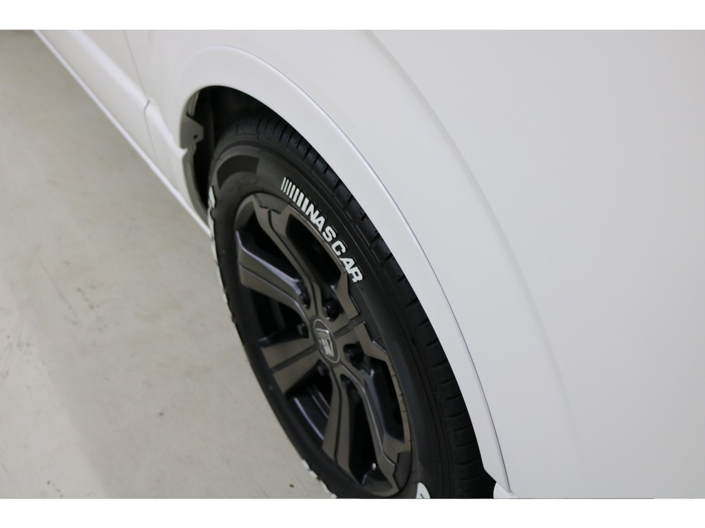 オリジナルリーガルフェンダーを装着することで車高が低く見え一段とかっこよく仕上がります！