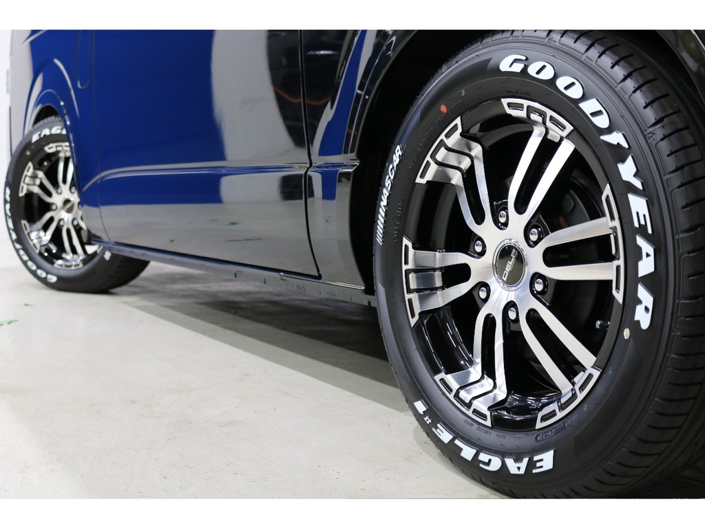 タイヤにはGoodyear　NASCARタイヤ装着！