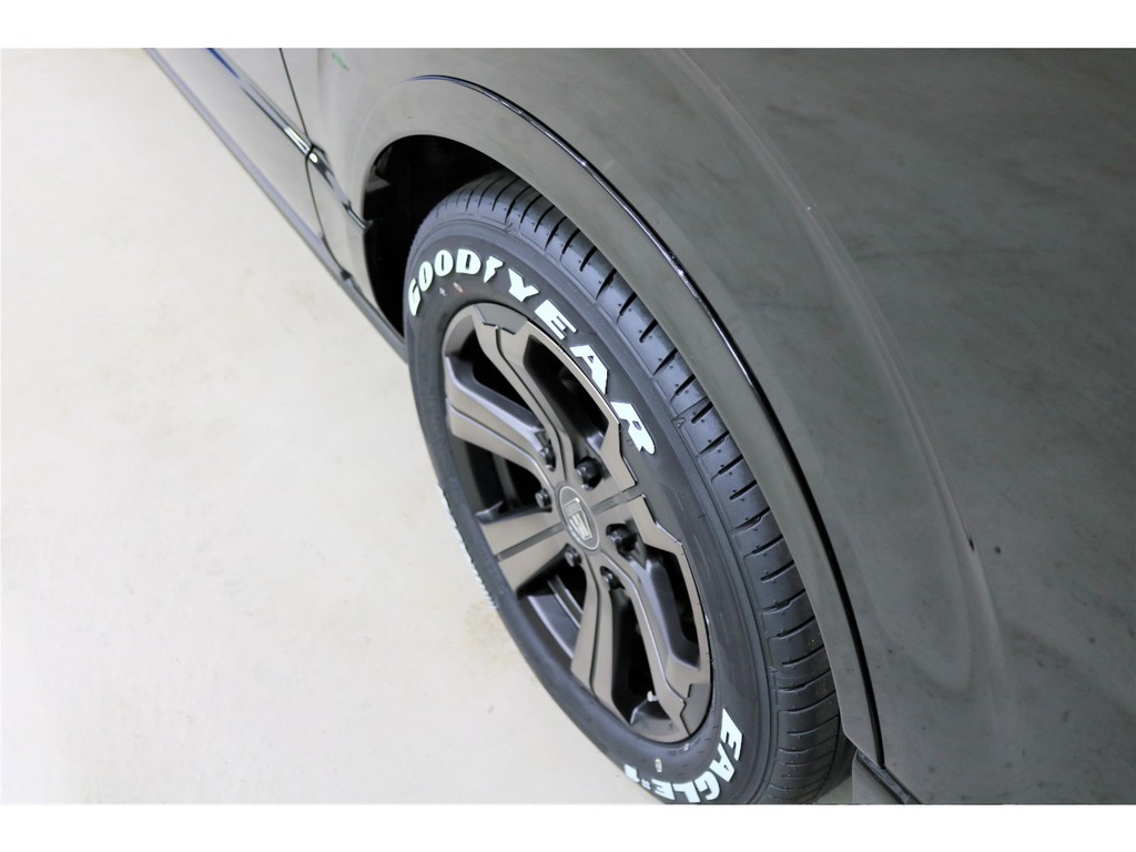 FLEXオリジナルオーバーフェンダー「DelfinoLine」