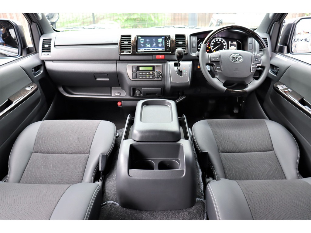 特別仕様車の為コックピット周辺の装備も充実しております！