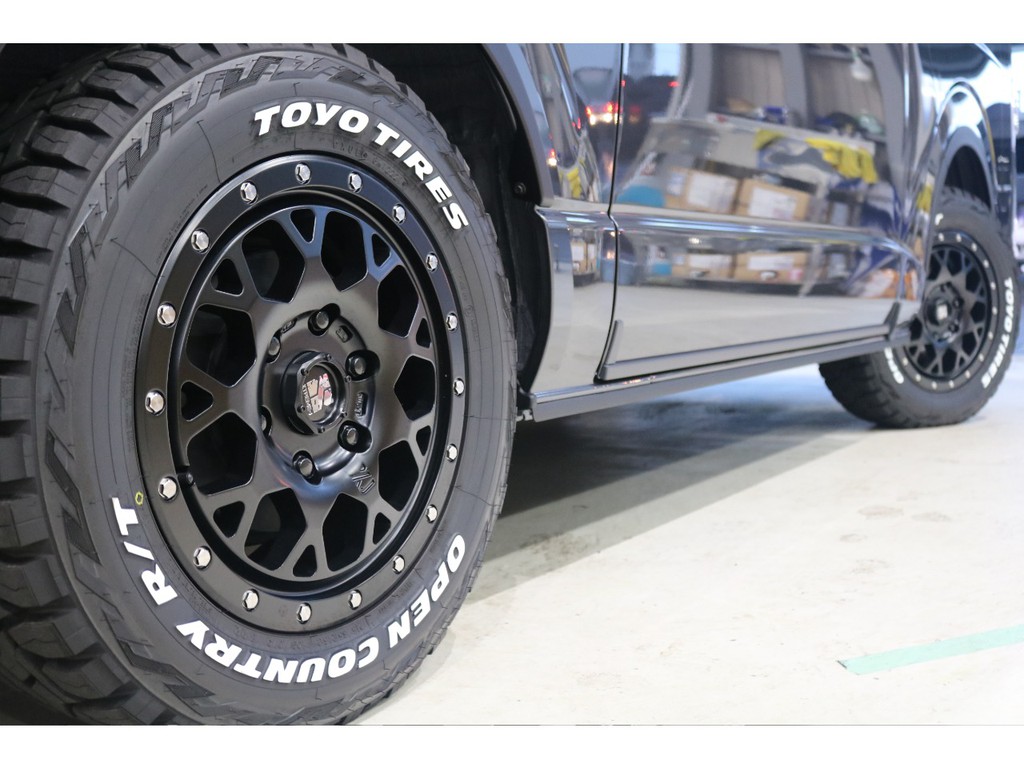 セットしておりますタイヤはオープンカントリー！