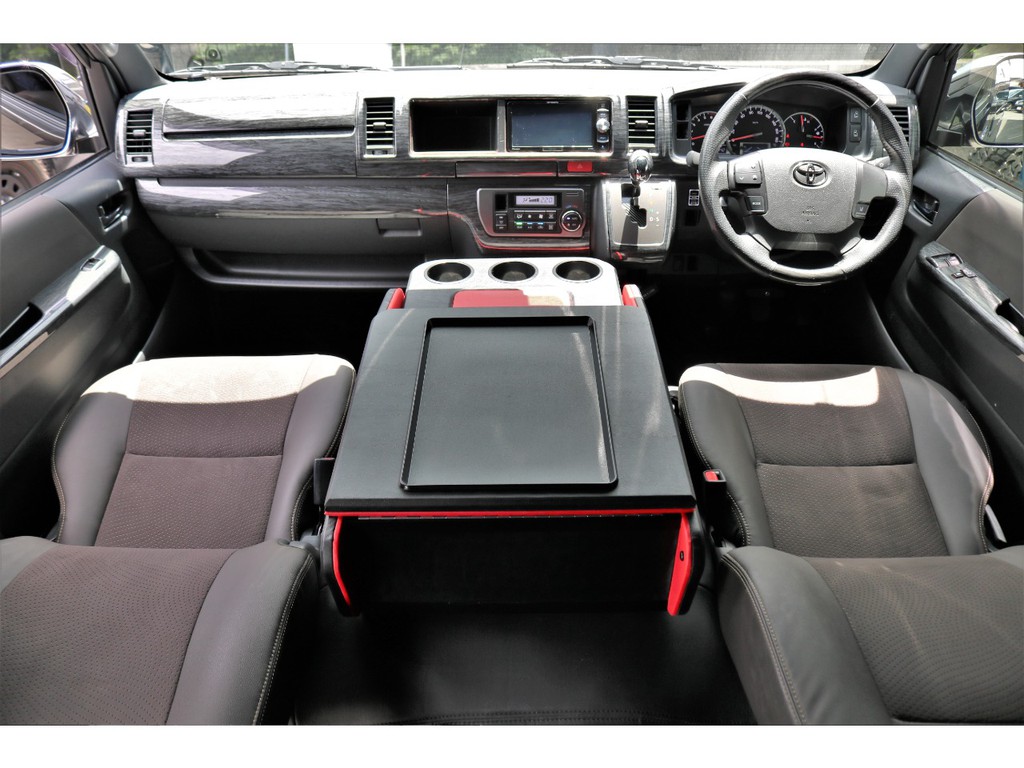 特別仕様車でしか設定のないブラウンハーフレザーシートとなります！