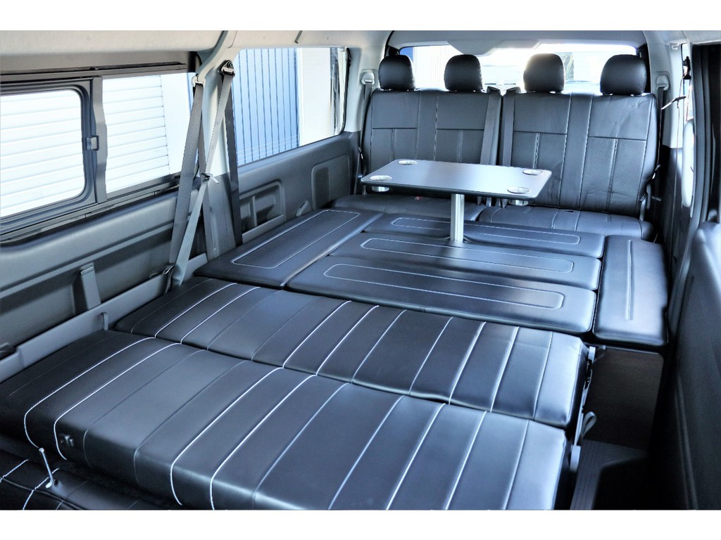 フルフラットにすることも可能なので車中泊や休憩も可能となります