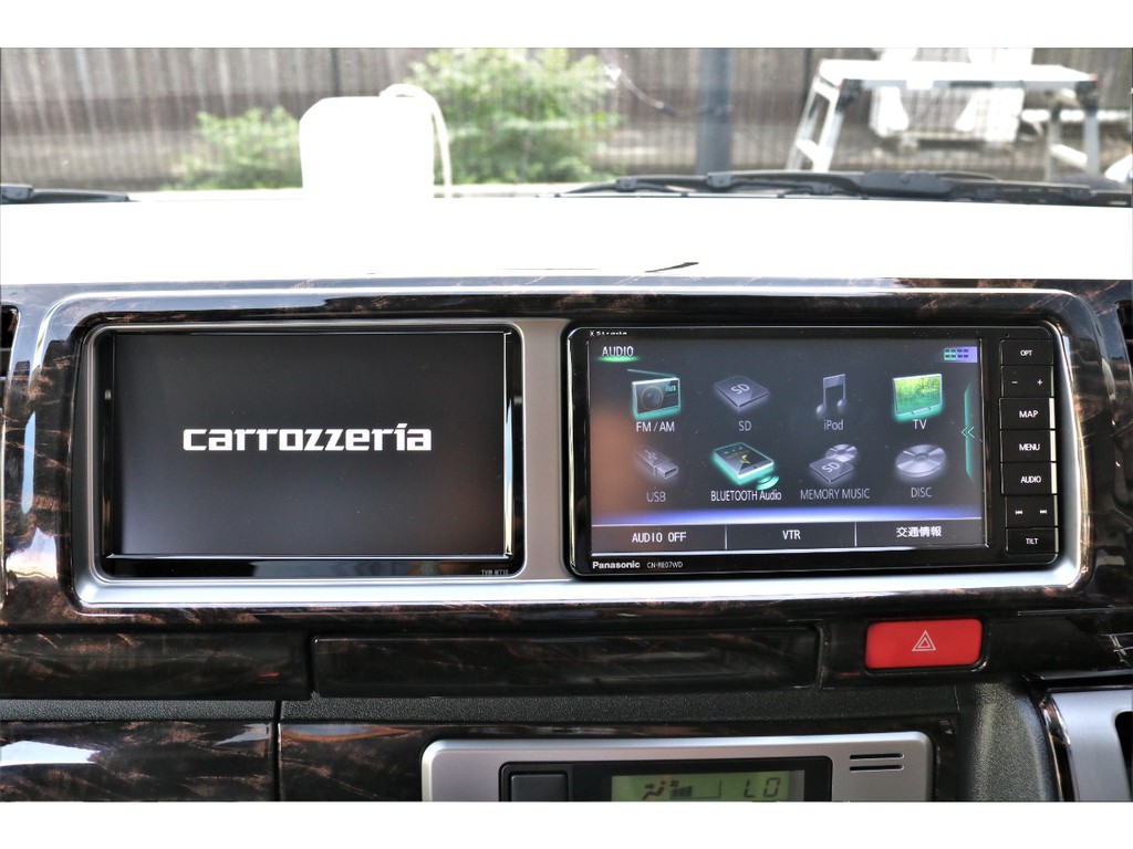ナビにはパナソニック製SDナビ＆カロッツェリア製サブモニターをインストール