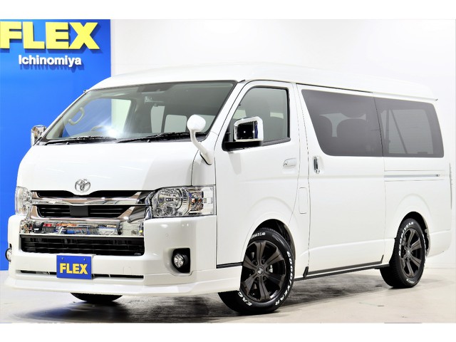 新車ハイエースワゴンＧＬ内装架装Ver5の入庫です