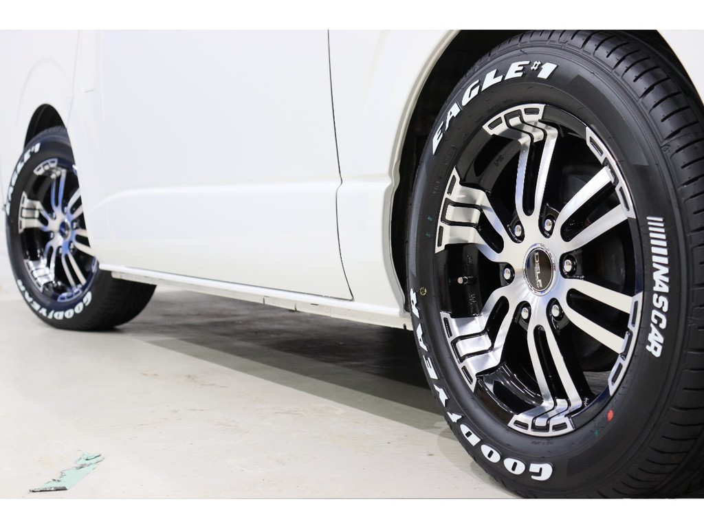 タイヤも新品にてGoodyear　NASCARタイヤを装着！