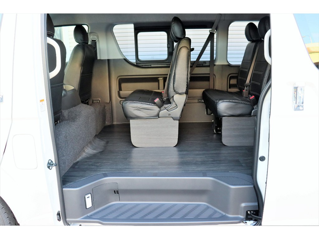 乗用登録３ナンバー１０人乗りです