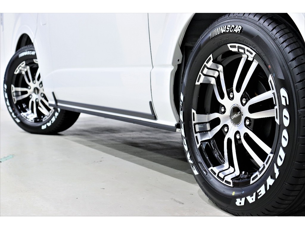 定番のナスカータイヤを装着