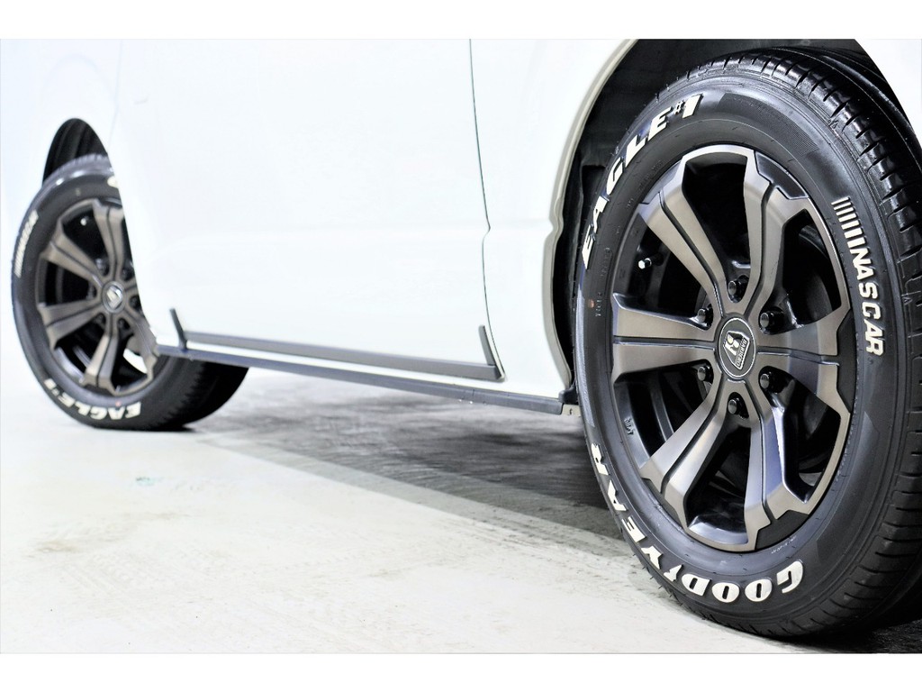 定番のナスカータイヤを装着