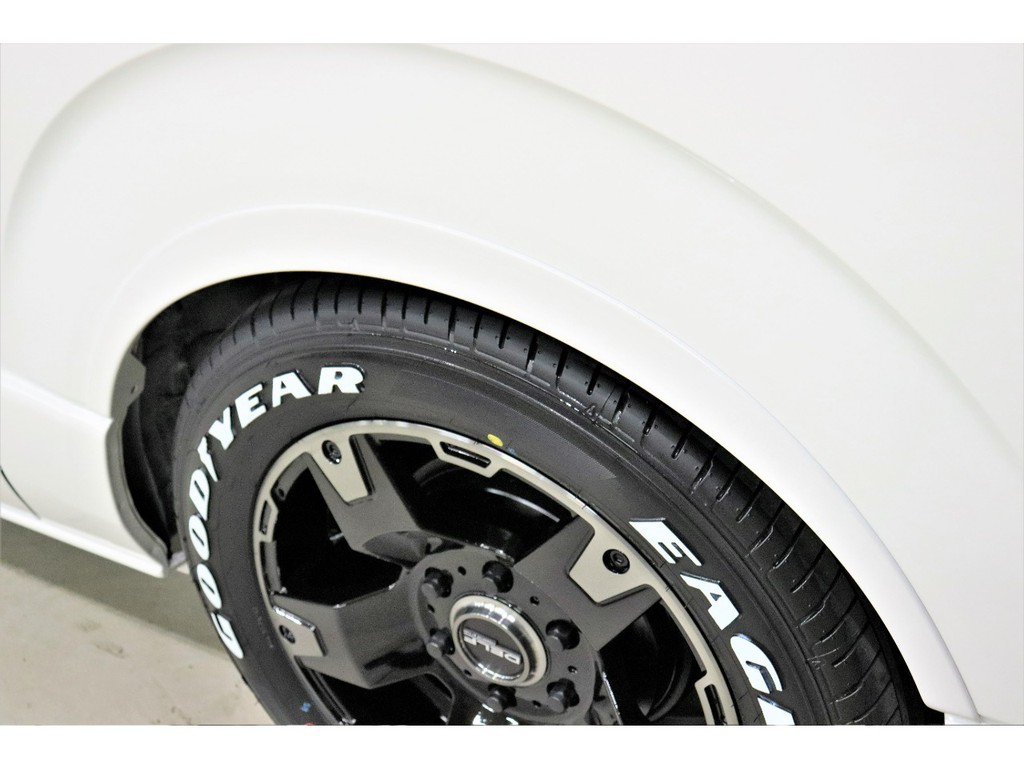 オリジナルオーバーフェンダー装着で車検対応です
