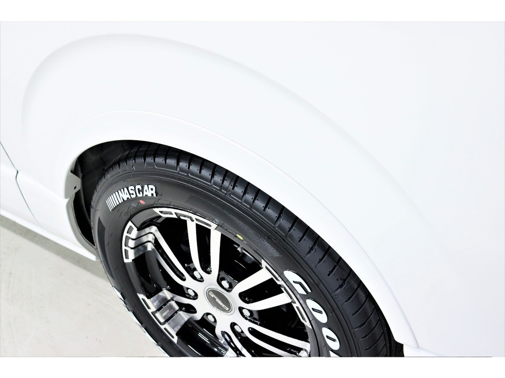 出幅６ｍｍで２５ｍｍダウンルックとなり車検対応とハイエース必須のパーツです