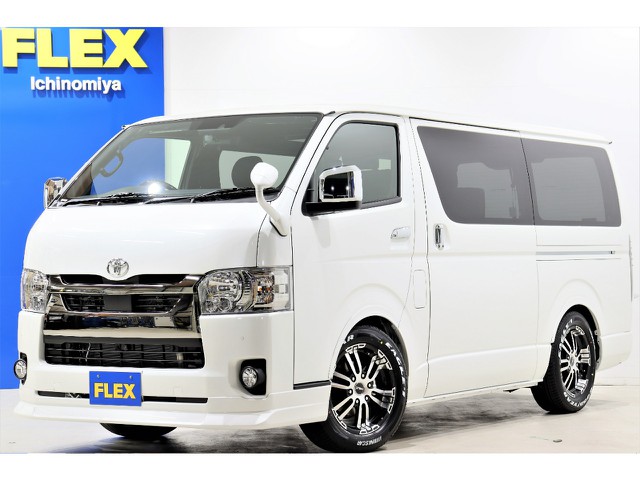 新車ハイエースVダークプライムⅡダブルナビベットキットパッケージの入庫です