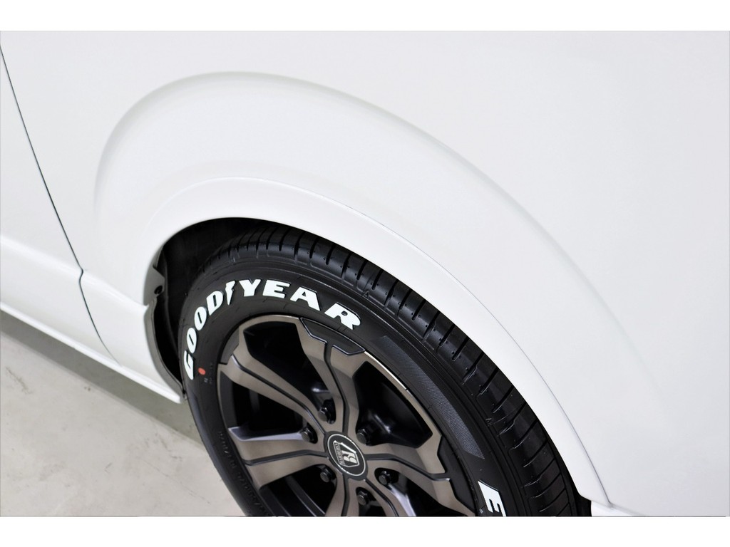 オリジナルオーバーフェンダー装着で車検対応です