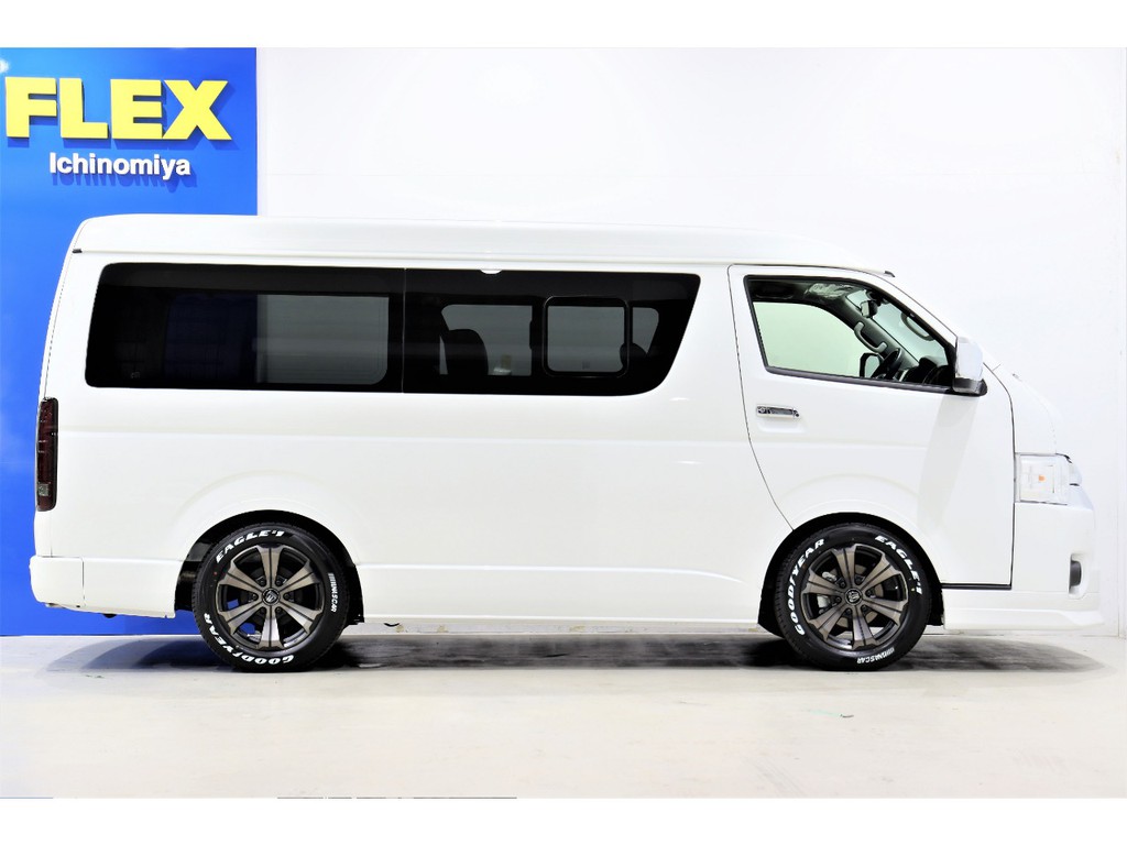 ローダウンを行うことで車両への乗り降りも快適になります♪