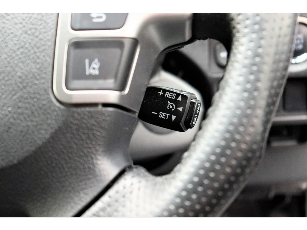 便利なオートクルーズコントロール付き