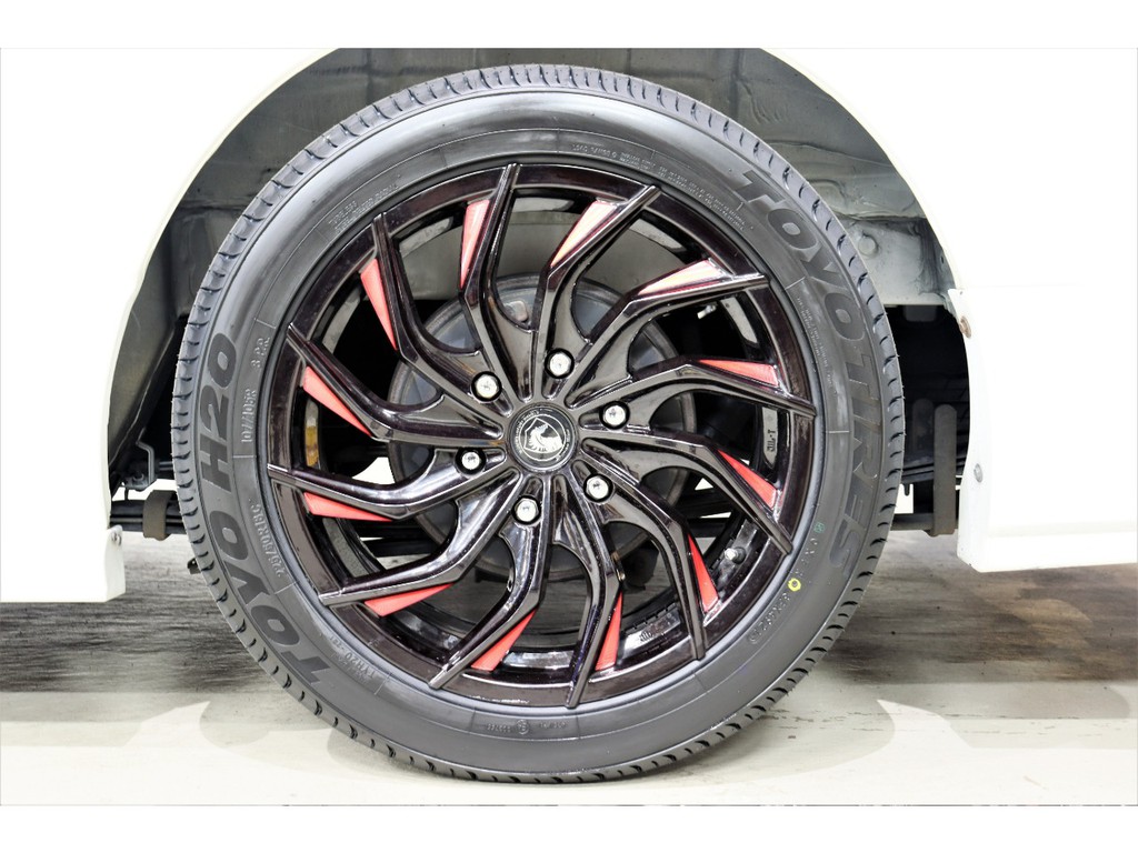 18インチの新品タイヤを装着しております！