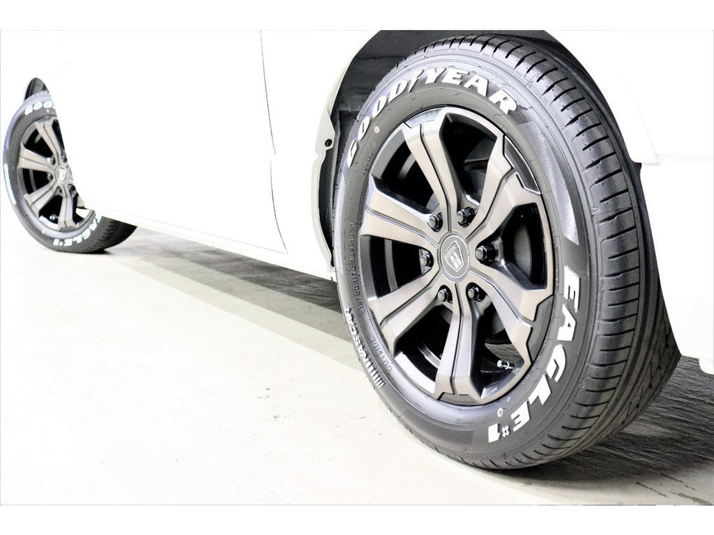 定番のナスカータイヤを装着