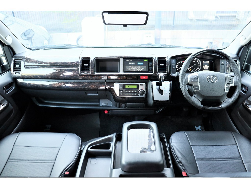 高級感のある内装に仕上がっております