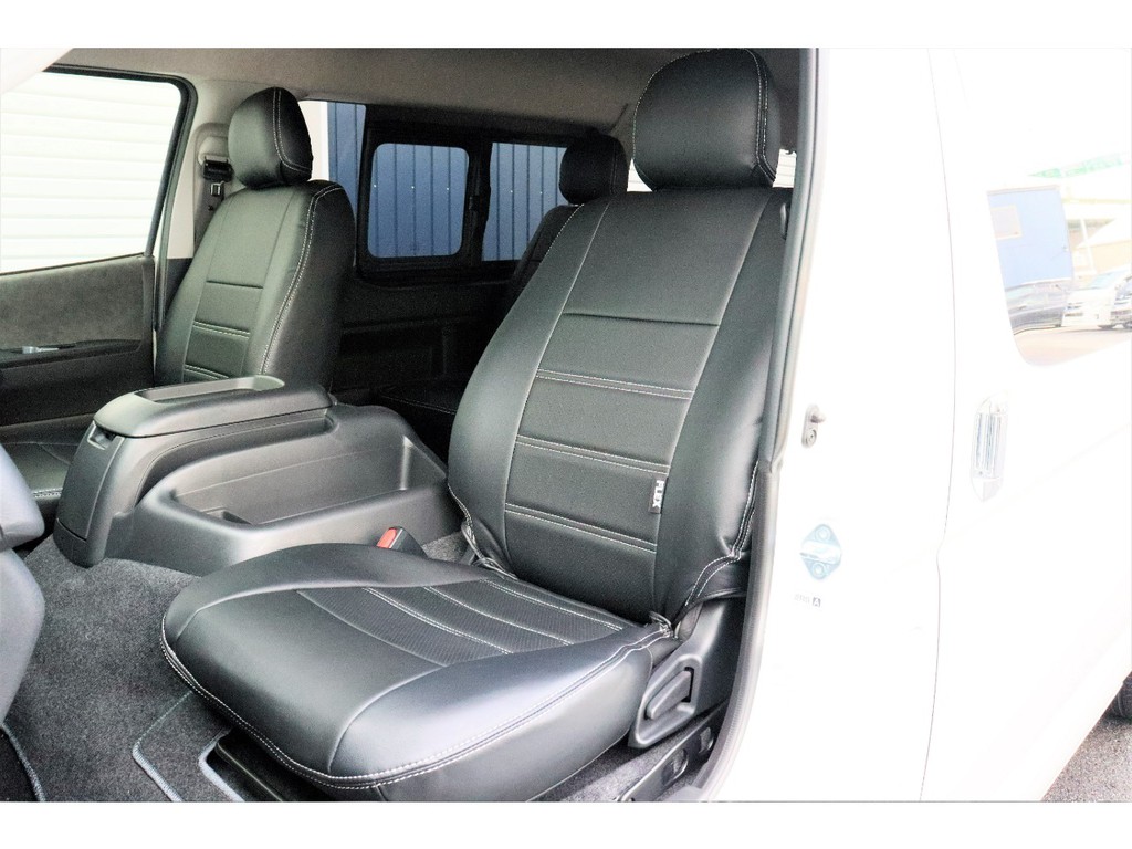 オリジナルブラックシートカバーを装着