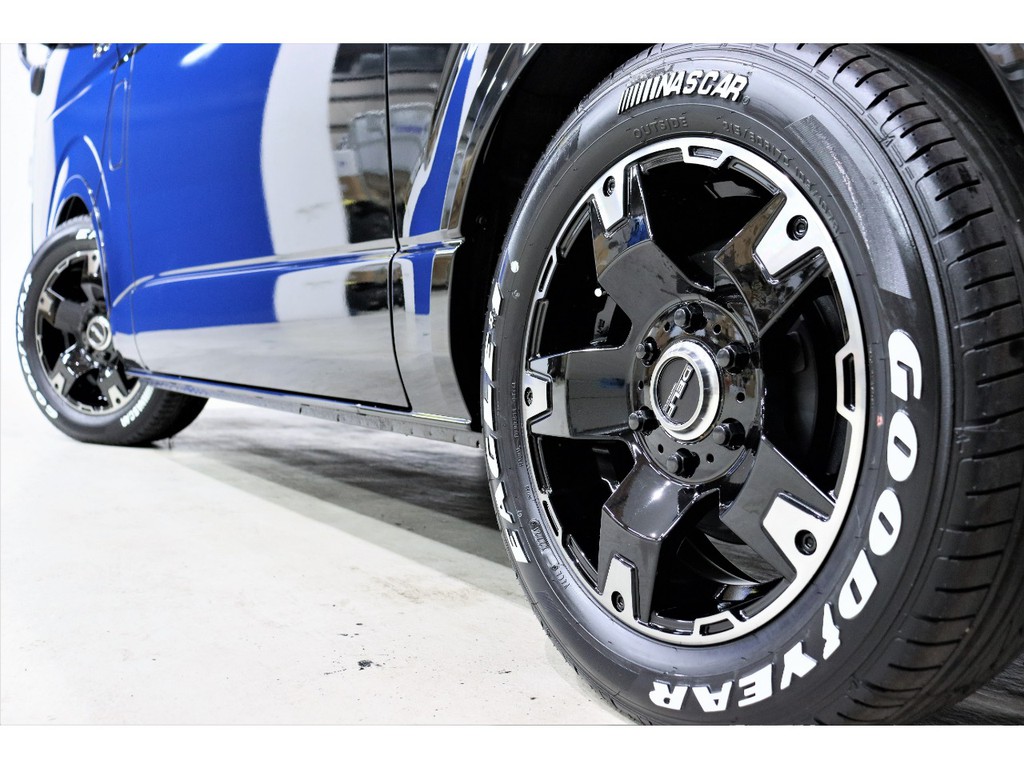 定番のナスカータイヤを装着