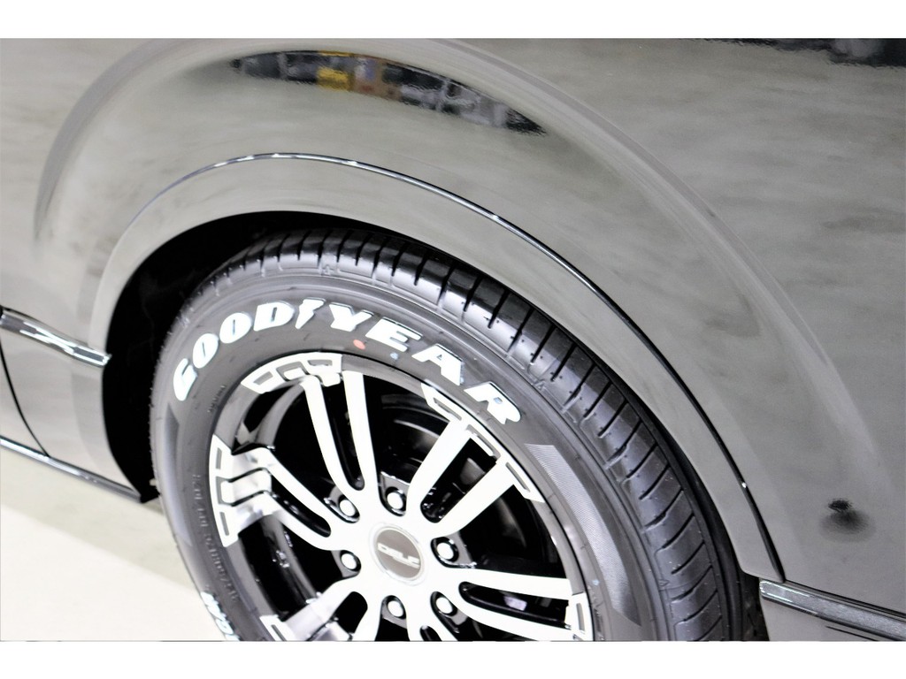 オリジナルのオーバーフェンダーは車検対応モデルとなっております！