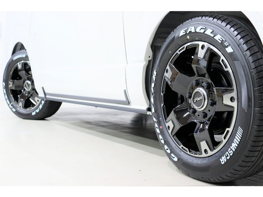 定番のナスカータイヤを装着