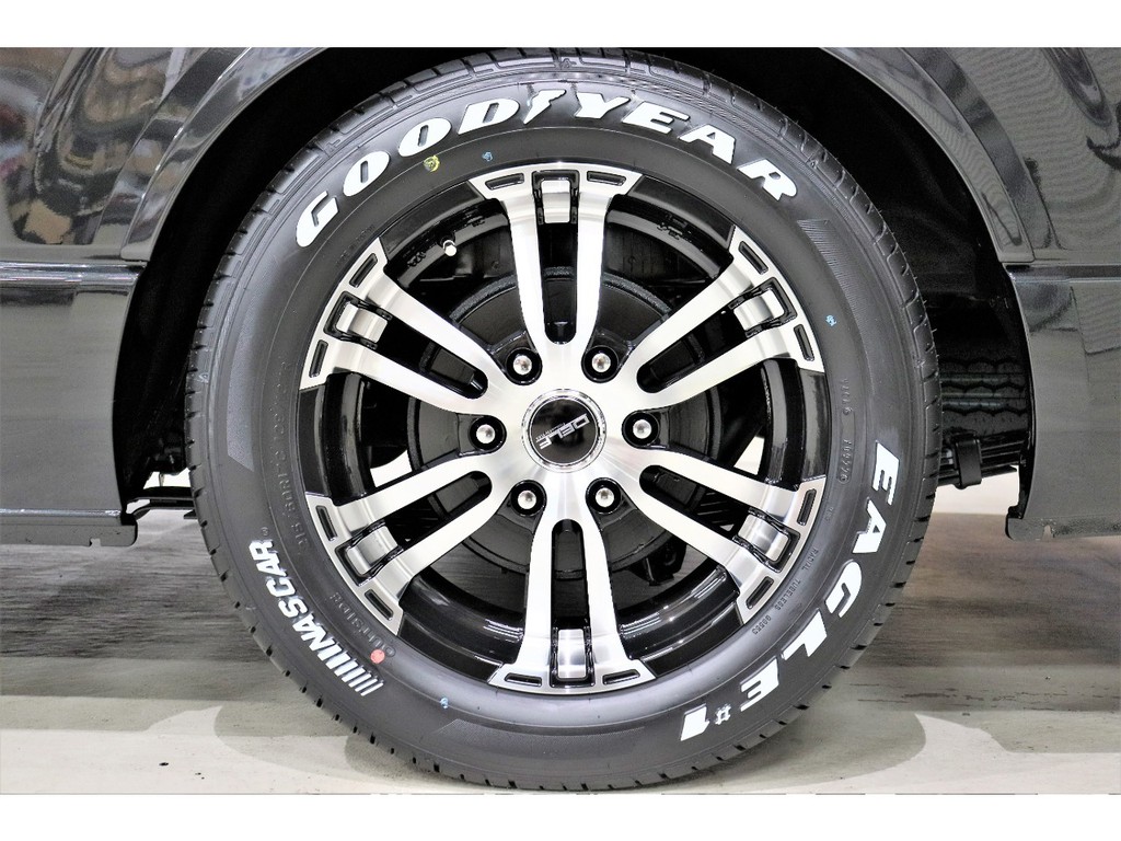 オリジナルDeif02　17インチアルミホイールをチョイス