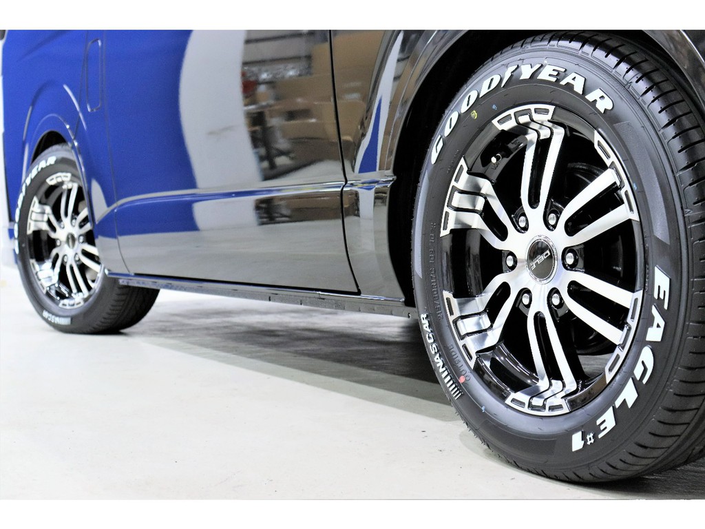 定番のナスカータイヤを装着