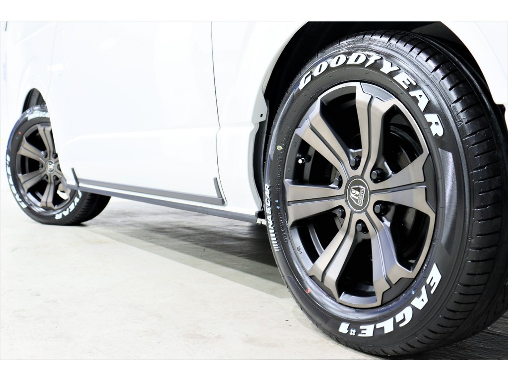定番のナスカータイヤを装着